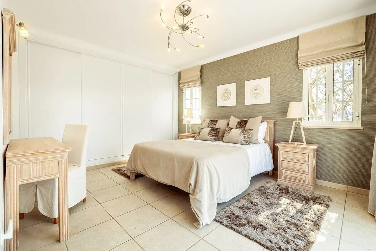 Bedroom 1 — Double bed at Casa da Parra